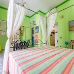Πανσιόν La Casa A Colori