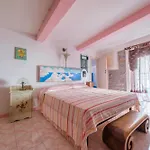 Πανσιόν La Casa A Colori 3*