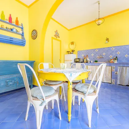 Πανσιόν La Casa A Colori