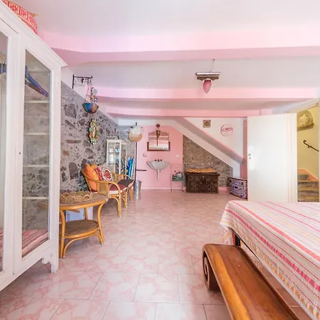 La Casa A Colori Konukevi Lipari (Isola Lipari)