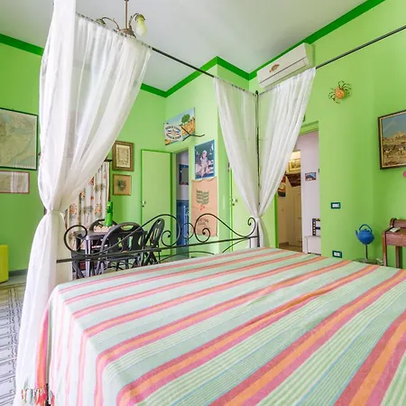 La Casa A Colori Konukevi Lipari (Isola Lipari)