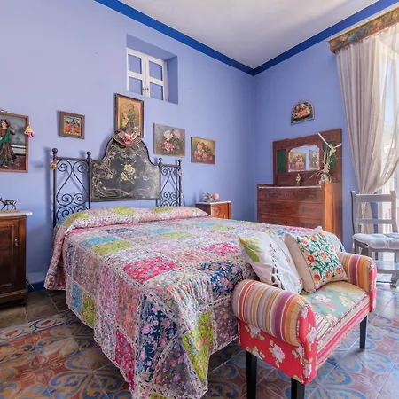 La Casa A Colori Konukevi Lipari (Isola Lipari)